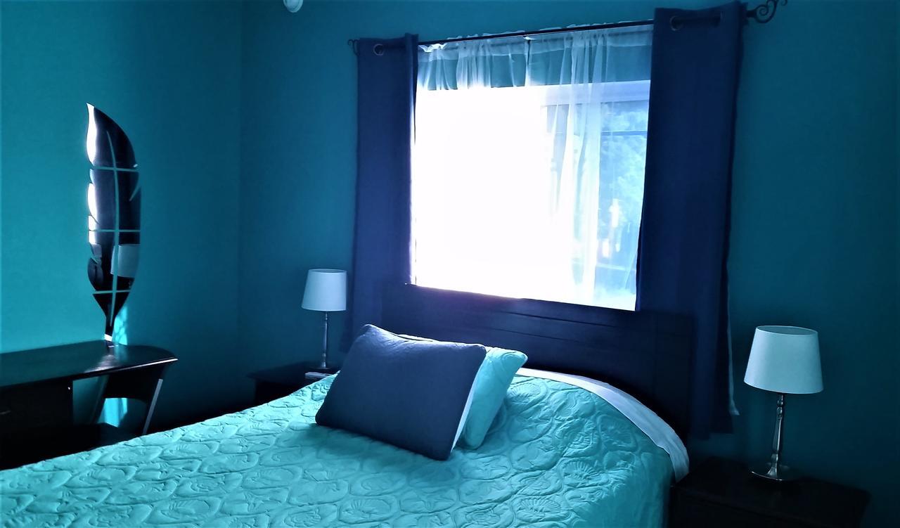 Bailey'S Bed And Breakfast ランアウェイ・ベイ エクステリア 写真
