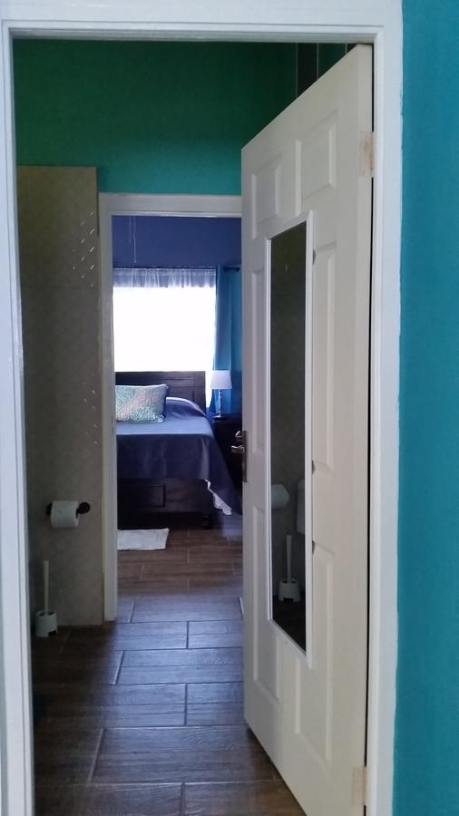 Bailey'S Bed And Breakfast ランアウェイ・ベイ エクステリア 写真